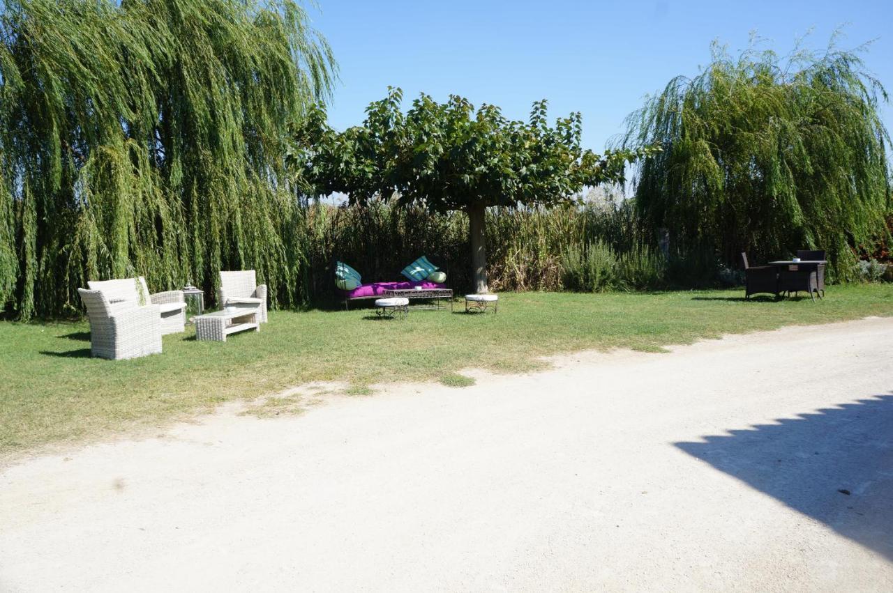 Gites Equestres Lou Caloun - Les Saintes Maries De La Mer Exterior foto