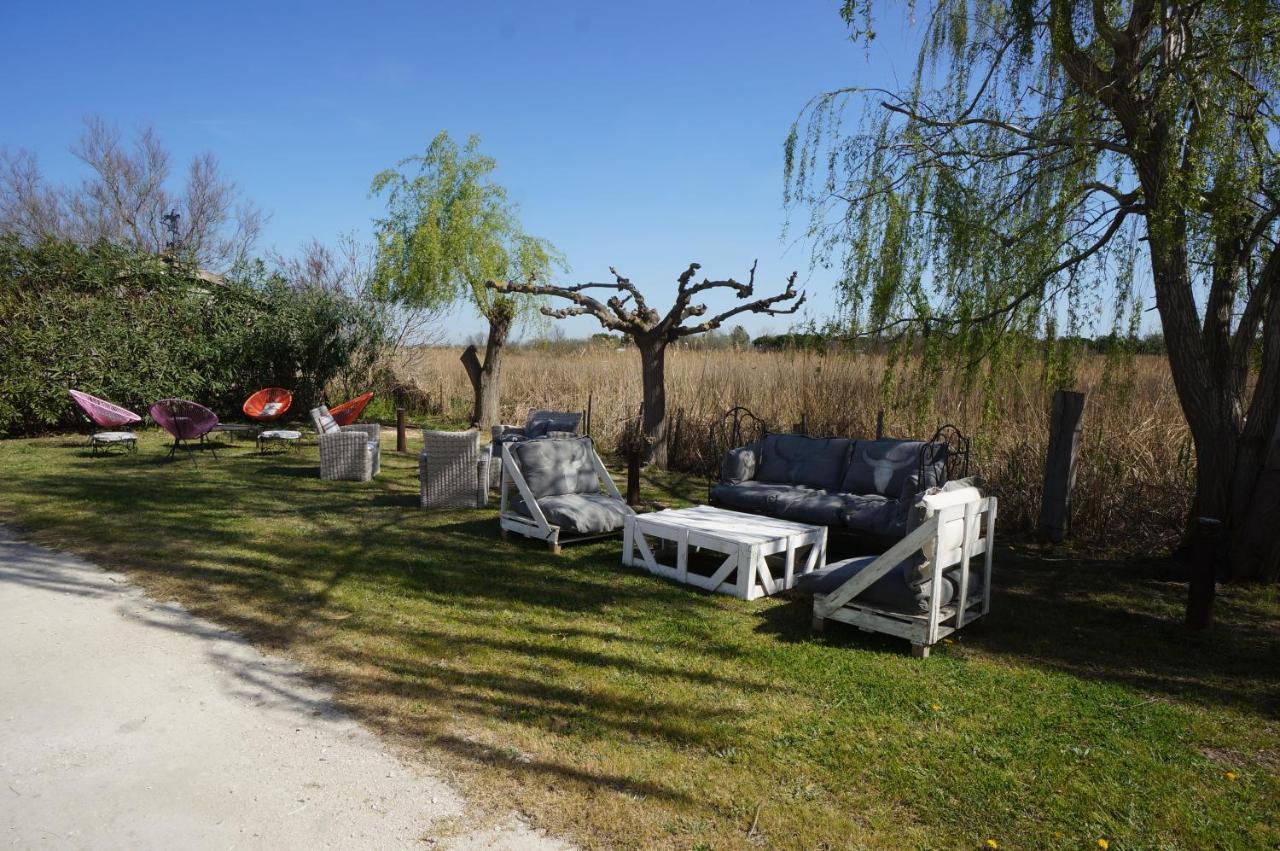Gites Equestres Lou Caloun - Les Saintes Maries De La Mer Exterior foto