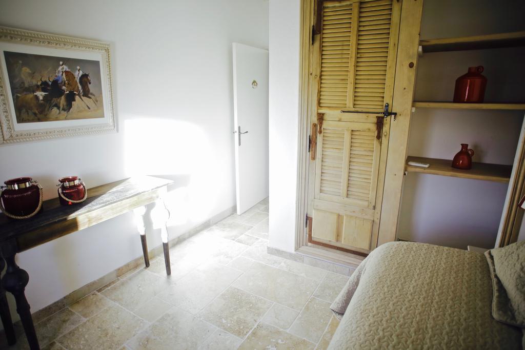 Gites Equestres Lou Caloun - Les Saintes Maries De La Mer Zimmer foto