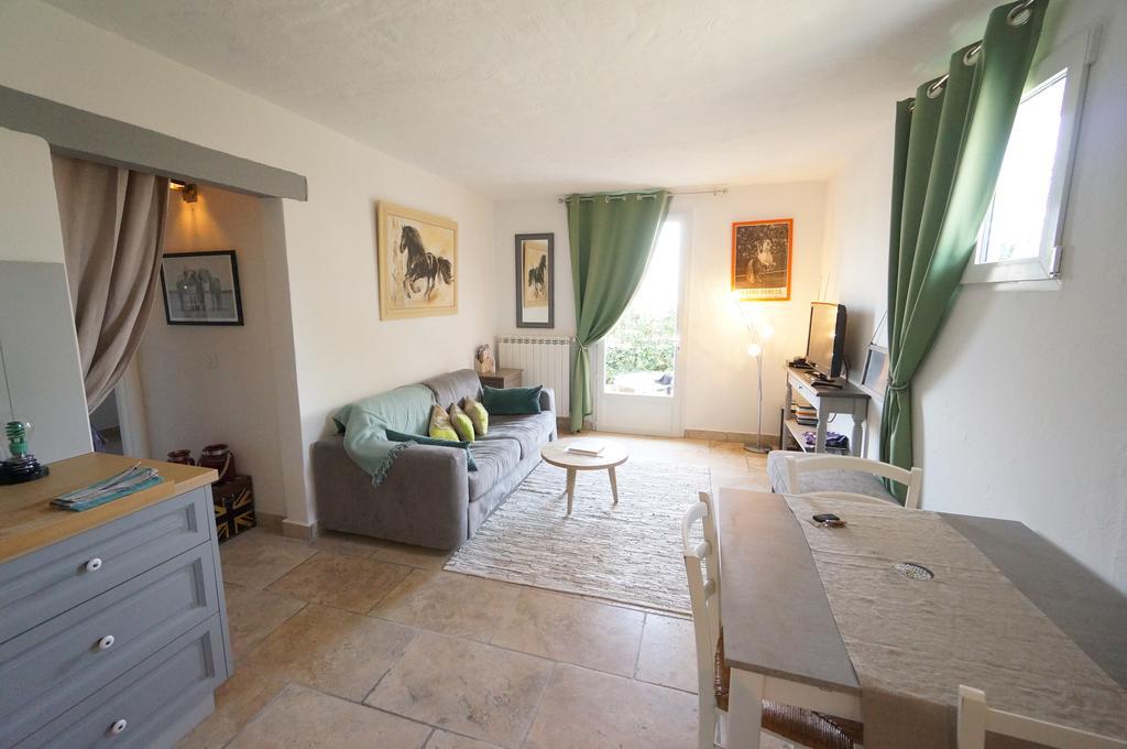 Gites Equestres Lou Caloun - Les Saintes Maries De La Mer Exterior foto